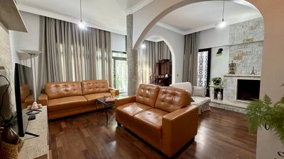 Casa, 3 quartos, 225 m² - Foto 1