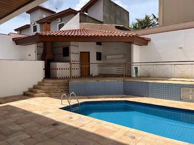 Sobrado, 4 quartos, 317 m² - Foto 1