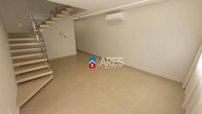 Casa, 3 quartos, 218 m² - Foto 1