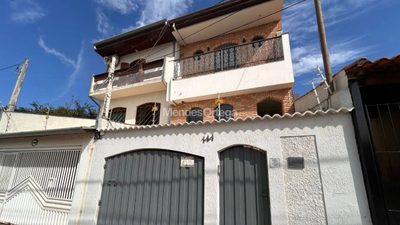 Casa, 3 quartos, 178 m² - Foto 1