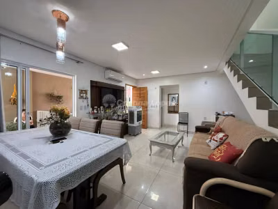 Casa, 4 quartos, 127 m² - Foto 1