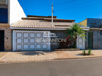 Casa, 3 quartos, 244 m² - Foto 1