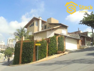 Sobrado, 3 quartos, 300 m² - Foto 1