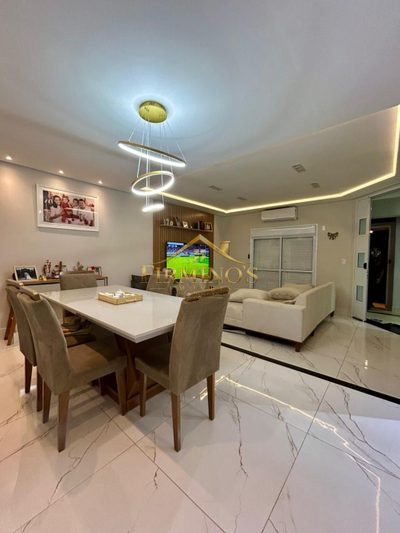 Casa, 3 quartos, 250 m² - Foto 1