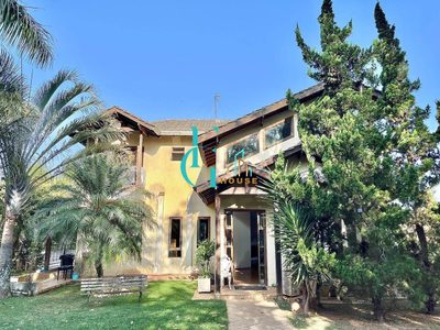 Casa, 4 quartos, 240 m² - Foto 1