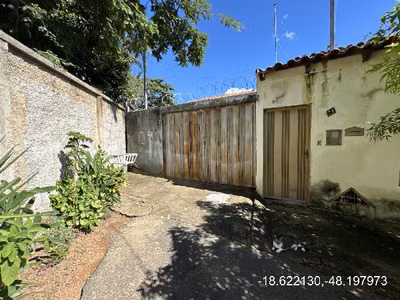 Casa, 2 quartos, 309 m² - Foto 1
