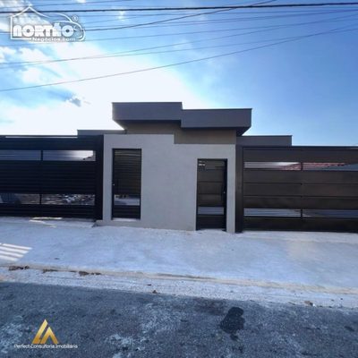 Casa, 4 quartos, 180 m² - Foto 1