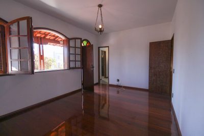 Casa, 4 quartos, 308 m² - Foto 2