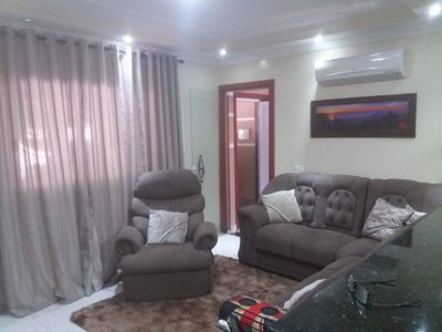 Casa, 3 quartos, 121 m² - Foto 2