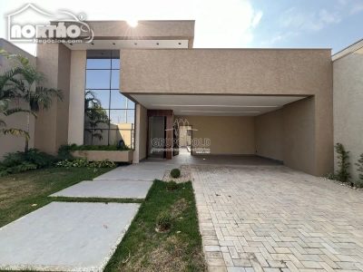 Casa, 4 quartos, 195 m² - Foto 1