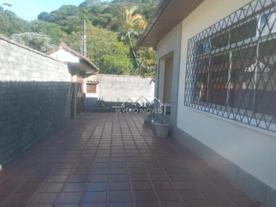 Casa, 4 quartos, 240 m² - Foto 1
