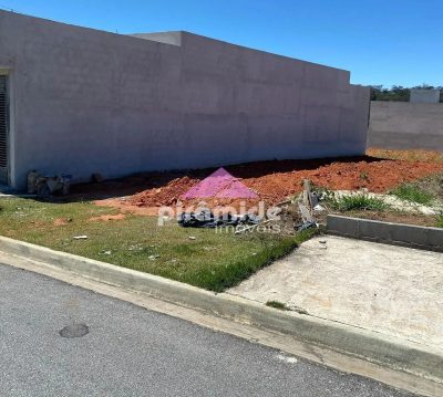 Terreno, 180 m² - Foto 1