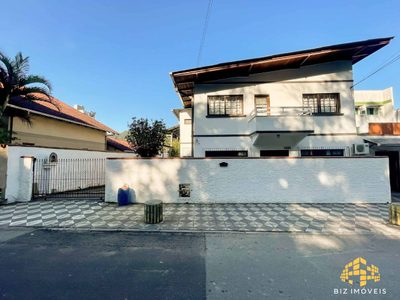 Casa, 7 quartos, 180 m² - Foto 1