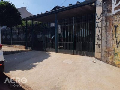 Casa, 2 quartos, 181 m² - Foto 1