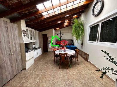 Casa, 3 quartos, 180 m² - Foto 2