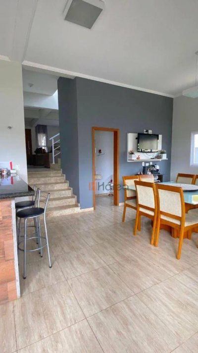 Sobrado, 4 quartos, 331 m² - Foto 1