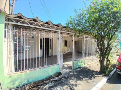 Casa, 4 quartos, 285 m² - Foto 1