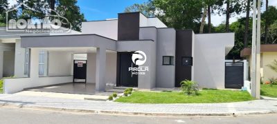 Casa, 4 quartos, 172 m² - Foto 1