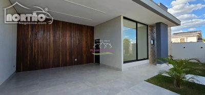 Casa, 4 quartos, 130 m² - Foto 1