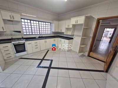 Casa, 3 quartos, 177 m² - Foto 1