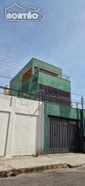Casa, 3 quartos, 176 m² - Foto 1