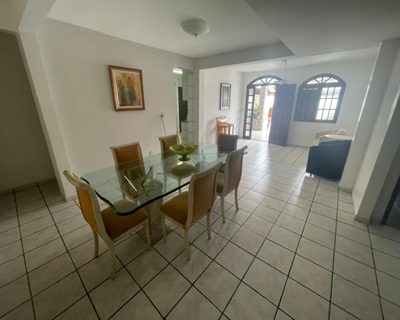 Casa, 6 quartos, 260 m² - Foto 1