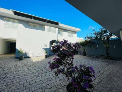 Casa, 3 quartos, 212 m² - Foto 2