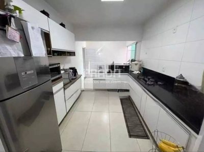 Casa, 3 quartos, 210 m² - Foto 4
