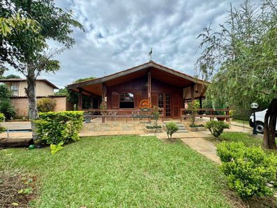 Casa, 3 quartos, 252 m² - Foto 1