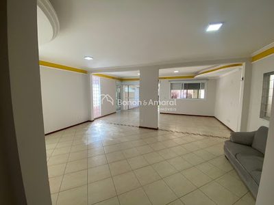 Casa, 4 quartos, 242 m² - Foto 3