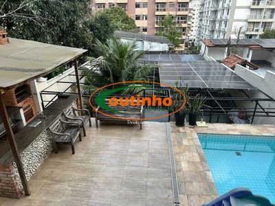 Casa, 5 quartos, 235 m² - Foto 1