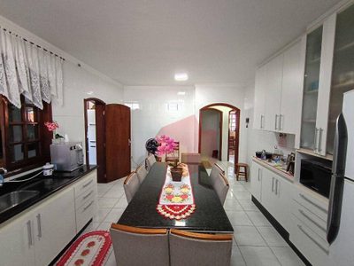 Sobrado, 2 quartos, 297 m² - Foto 1