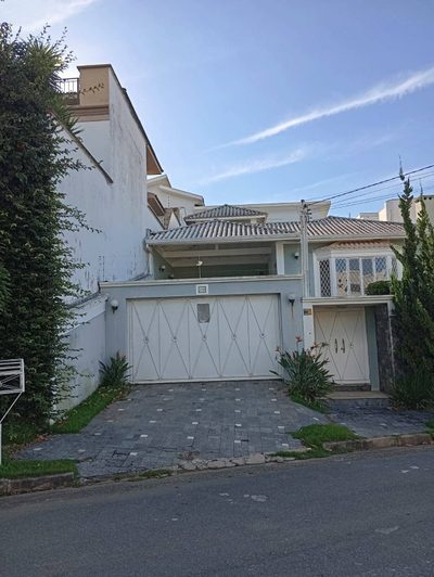 Casa, 3 quartos, 240 m² - Foto 1