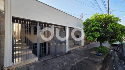 Casa, 3 quartos, 240 m² - Foto 1
