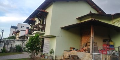 Casa, 5 quartos, 220 m² - Foto 1