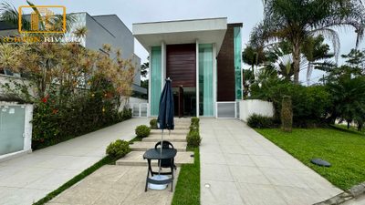 Casa, 5 quartos, 320 m² - Foto 1