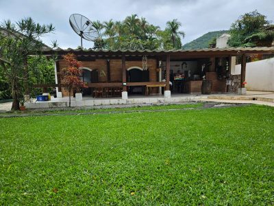 Casa, 3 quartos, 263 m² - Foto 1