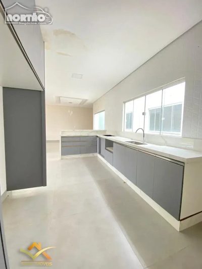 Casa, 3 quartos, 187 m² - Foto 2