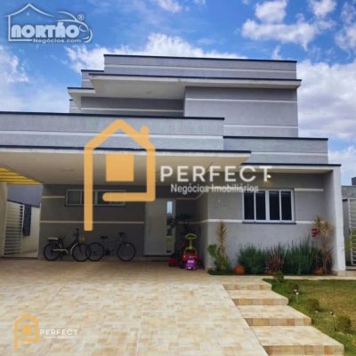 Casa, 5 quartos, 257 m² - Foto 1