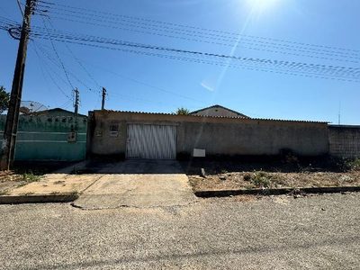 Casa, 2 quartos, 450 m² - Foto 1