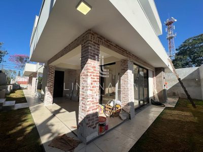 Casa, 3 quartos, 226 m² - Foto 1