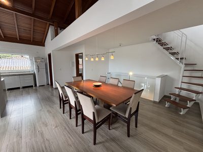Casa, 4 quartos, 227 m² - Foto 1