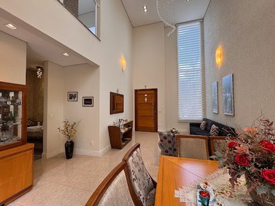 Sobrado, 3 quartos, 313 m² - Foto 1