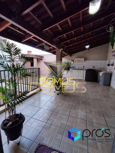 Sobrado, 4 quartos, 30355 m² - Foto 1