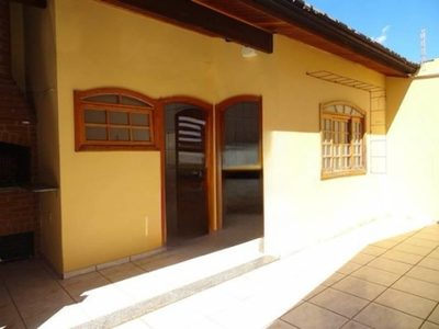 Casa, 3 quartos, 200 m² - Foto 1