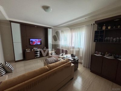 Casa, 4 quartos, 240 m² - Foto 2