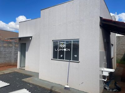 Casa, 2 quartos, 200 m² - Foto 1