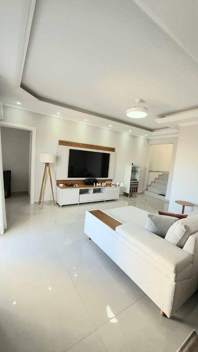 Casa, 3 quartos, 288 m² - Foto 1