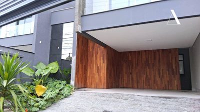 Casa, 3 quartos, 233 m² - Foto 1