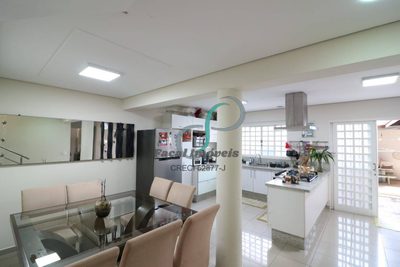 Casa, 3 quartos, 217 m² - Foto 3